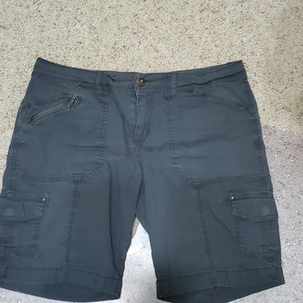 Apartment 9 shorts